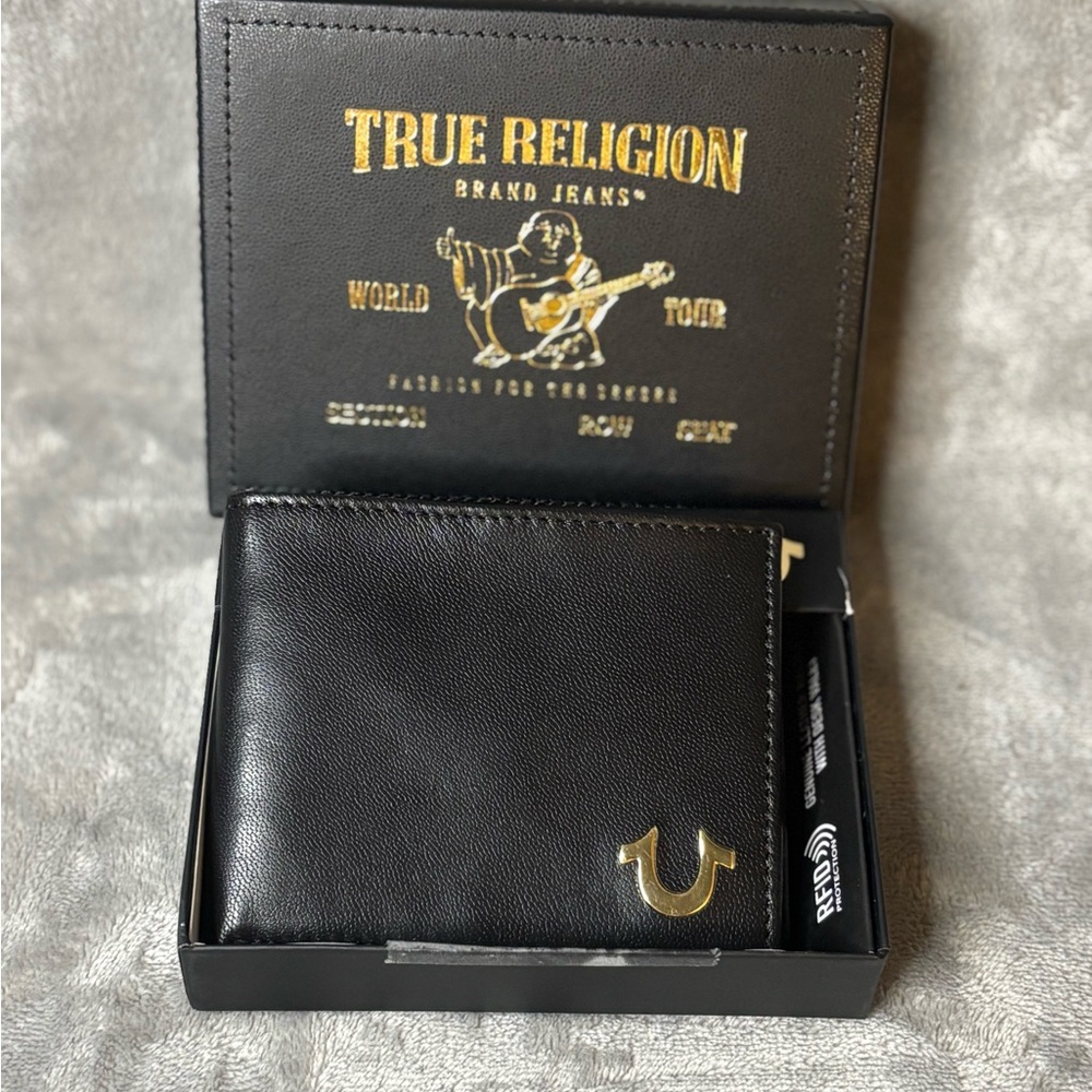 Black Leather Card Holders Minimalist Design High-Quality Finish